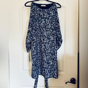 5/$25 or ONLY $8 MICHAEL BY Michael Kors Navy Shift w/peekaboo sleeve SZ 10
